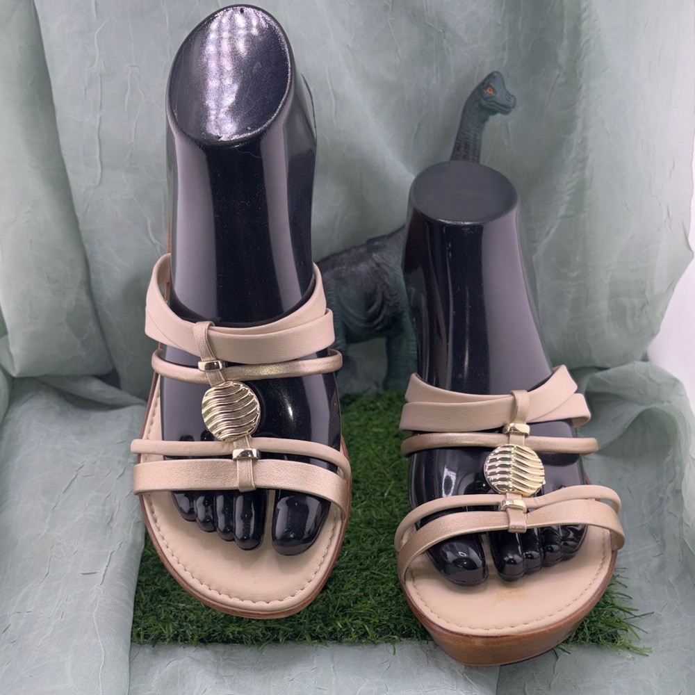 Italian ShoeMakers Women’s Beige with Gold Accent Platform Wedge Sandals | 8